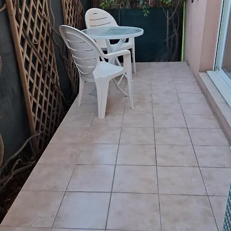 Grand Front De Climatise-piscine-parking- Juan Les Pins * Antibes