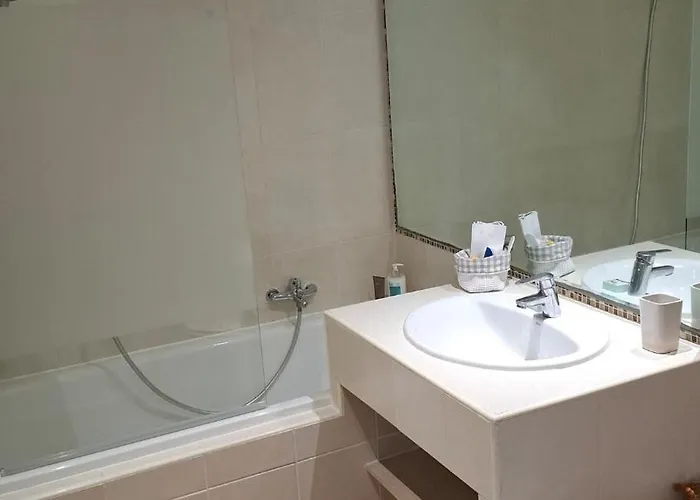 Grand Front De Climatise-piscine-parking- Juan Les Pins Antibes