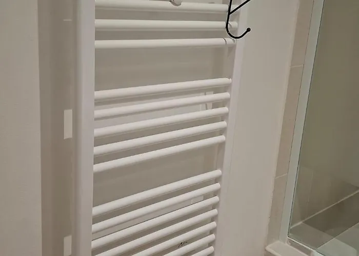 Daire Grand Front De Climatise-piscine-parking- Juan Les Pins *