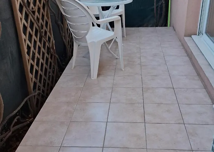 Grand Front De Climatise-piscine-parking- Juan Les Pins * Antibes