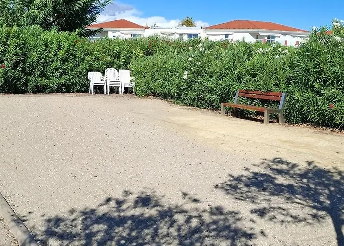 Grand Front De Climatise-piscine-parking- Juan Les Pins Daire